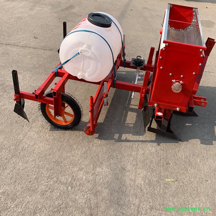 玉米起垄覆膜播种机 新款花生不覆膜播种施肥机 开沟播种喷药覆膜盖土一体精播机图2