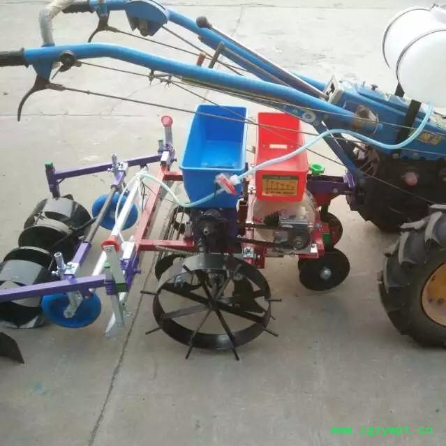 曲阜浩运机械 手扶拖拉机带动小型两行花生施肥覆膜播种机 起垄打药施肥机图2