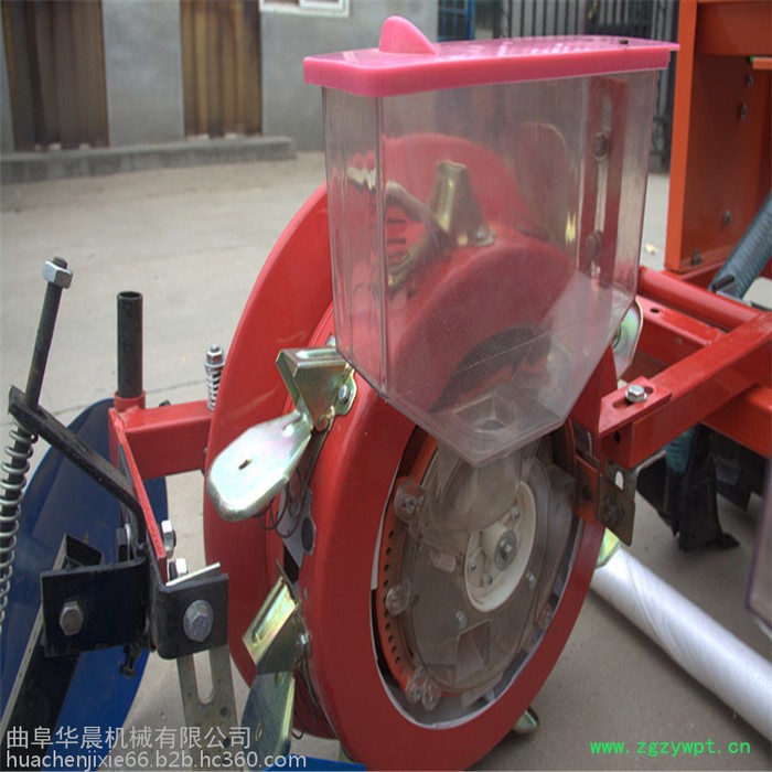 双行膜上播种机 玉米大豆播种施肥机 膜上穿孔打药播种机图4