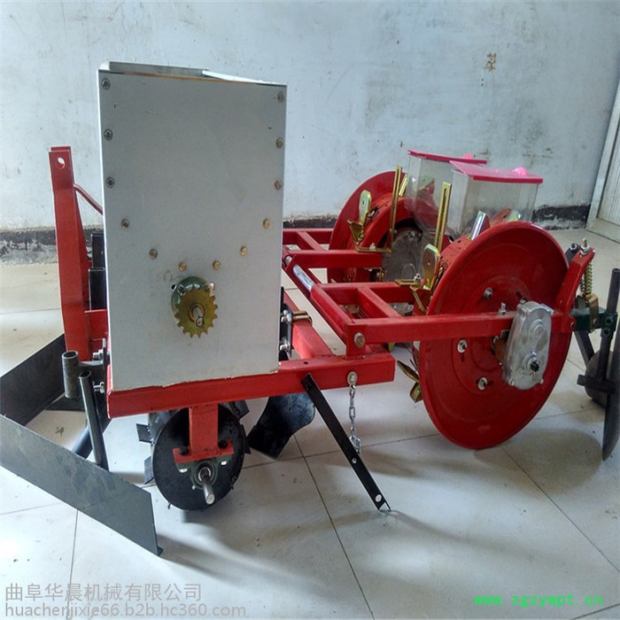双行膜上播种机 玉米大豆播种施肥机 膜上穿孔打药播种机图8