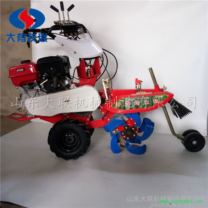 雨山区柴油10马力大葱开沟封根机 手扶药材种植封沟机 自走式小型开沟机**价廉图3