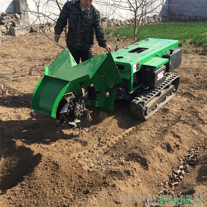 作业速度 300-1200米/小时履带开沟机   柴油耐用还省油果园施肥机  遥控履带式打药机价格图3