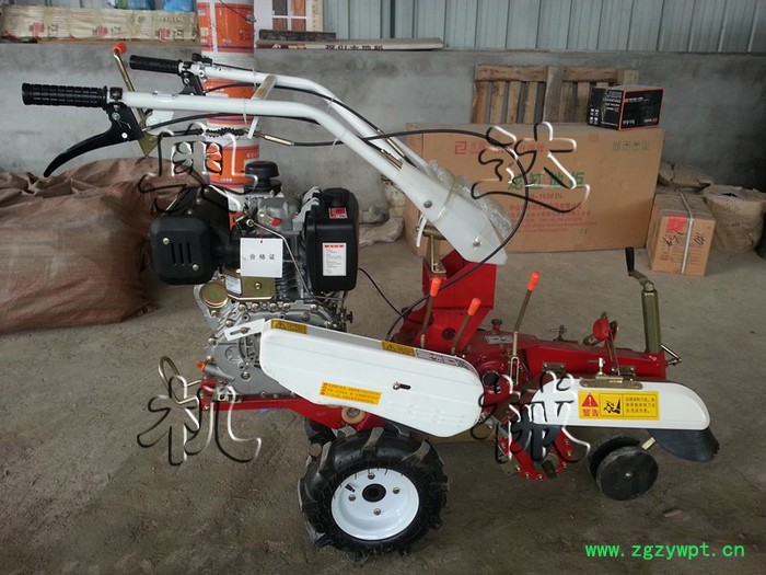 供应小型手扶培土挖坑机  农业果园农业专用 山药打沟开沟机图3
