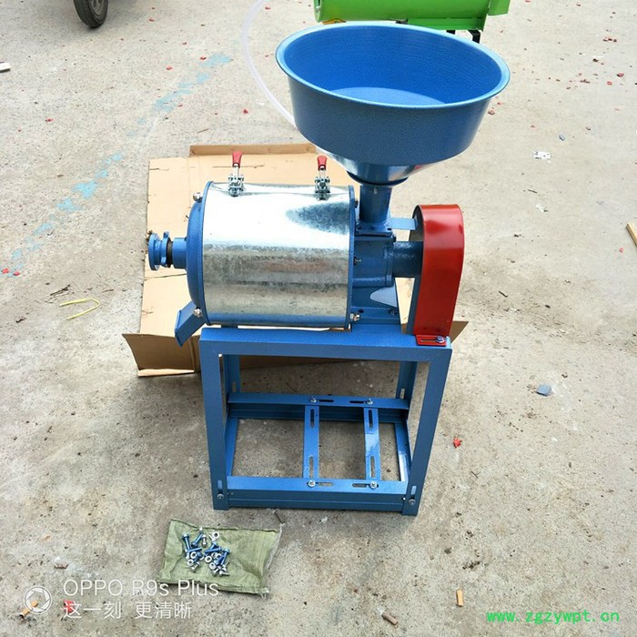 小麦脱皮粉碎机 中药材磨粉机 自吸式粮食磨面机 小麦磨粉磨面机图7