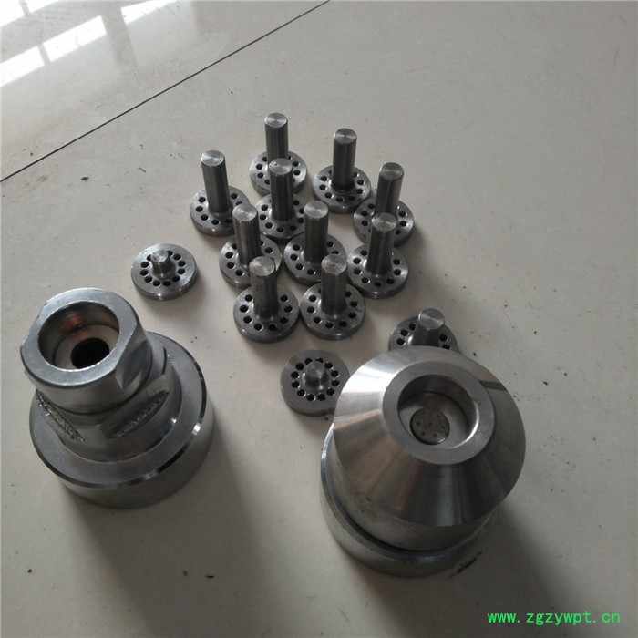 泰丰现货细微粉碎机 河南省饲料齿盘粉碎机 花生芝麻磨粉机现场试机器图4