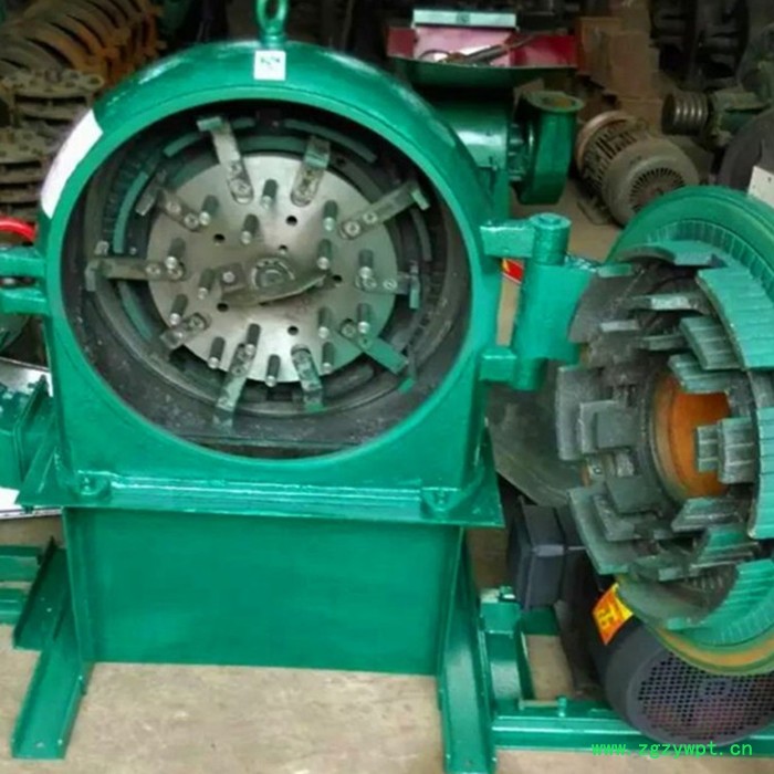 **玉米大豆打粉机 家用齿爪式中药材磨粉机 360型杂粮齿盘粉碎机价格便宜图3