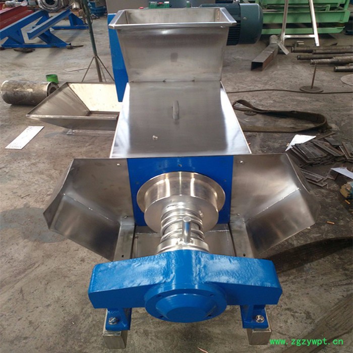 中药渣压榨机王老吉长茎类药渣压榨机，双螺旋压榨机、药材渣榨汁脱水设备药材渣脱水挤压机图7