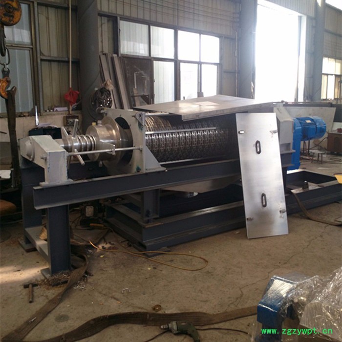 中药渣压榨机王老吉长茎类药渣压榨机，双螺旋压榨机、药材渣榨汁脱水设备药材渣脱水挤压机图6