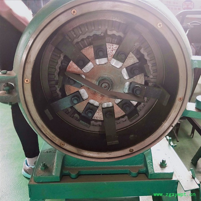 中药材粉碎机 斯诺销售家用粉碎机 玉米大米粉碎机 磨面机参数齐全图2