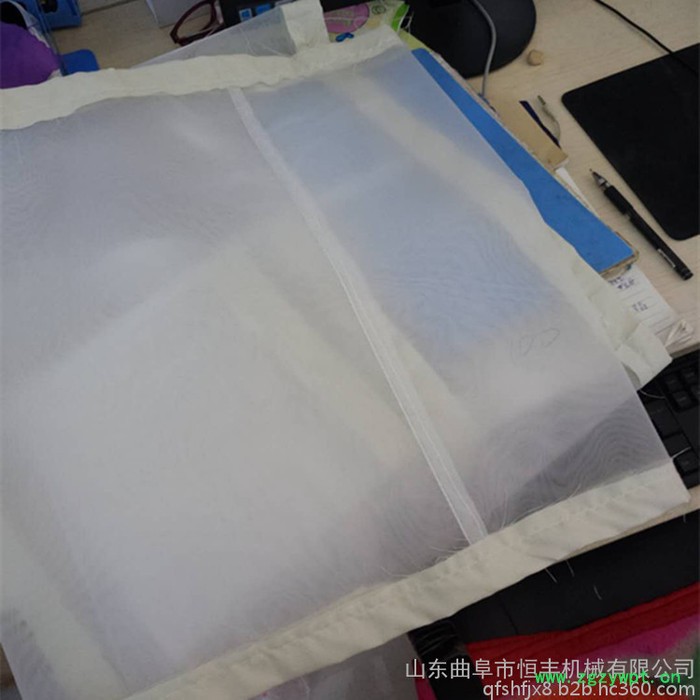 中草药粉碎机  锥形磨头面粉机 面粉机操作视频图5