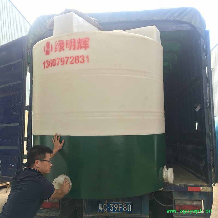 立式5吨药剂加药装置图8