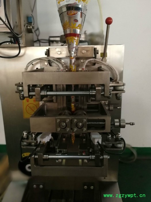 定做干燥剂包装机防潮剂包装机杀虫剂包装机防腐剂包装机图3