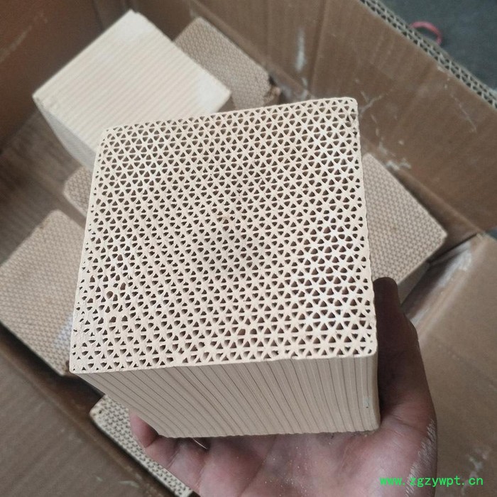 泽雨100*100*100 蜂窝分子筛分离剂-湖南油漆喷涂分子筛催化剂-新疆蜂窝脱附吸附工作机理详细说明 河北分子筛直销图3