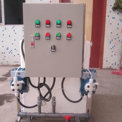 供应德通自动加药装置