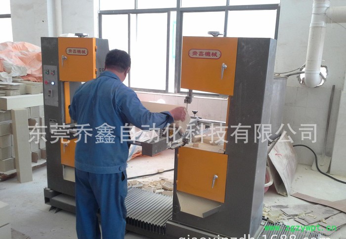 催化剂专用手动型双头切割带锯SCR催化剂生产设备图3