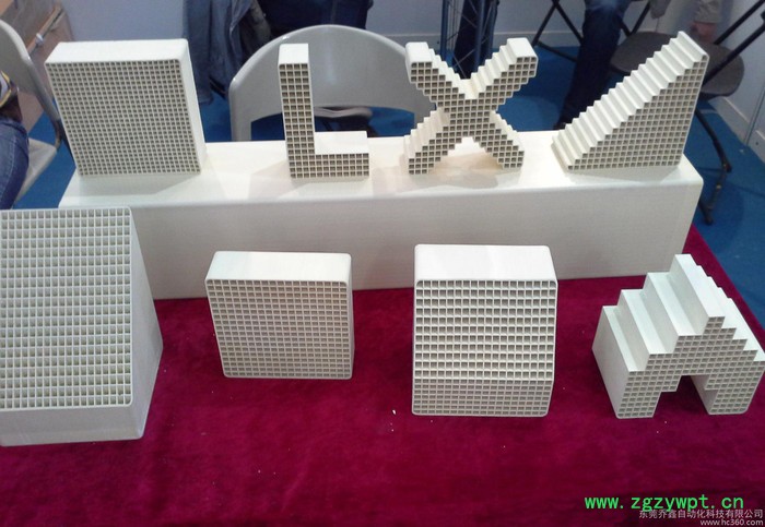 SCR三元蜂窝陶瓷催化剂切割设备 双端面切割机 催化剂专用双头锯图3