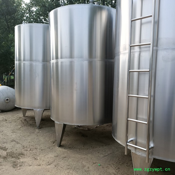 出售5吨 不锈钢储存罐，30吨发酵罐图2