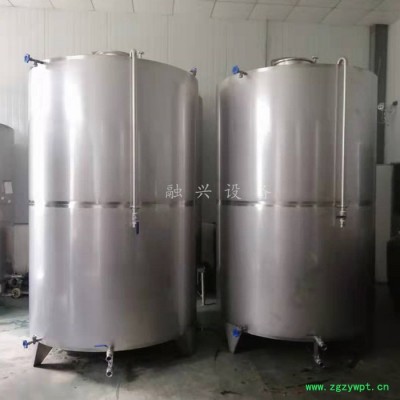 济宁大型酒厂验收储酒罐立式罐 烧酒设备 自走式打茬机现场制作 果酒发酵罐 酒罐
