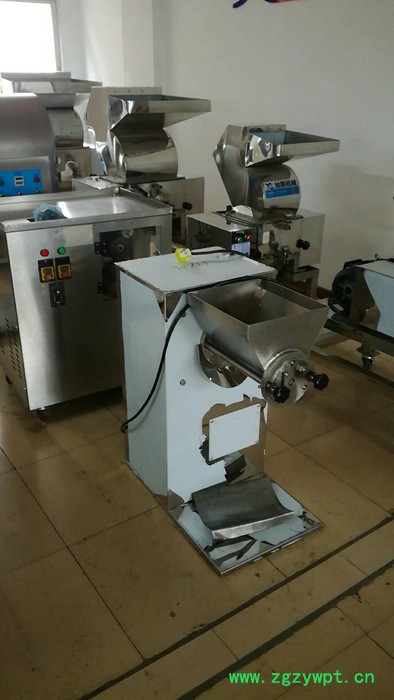 山东小型乳香制粒机 食品厂杏仁制粒机图3