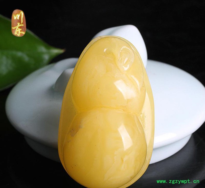琥珀蜜蜡吊坠 **无优化琥珀蜜蜡鸡油黄雕刻件保真246图2