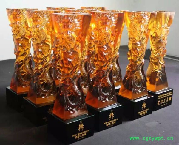 广州琉璃奖杯工厂定制大展宏图精鹰琉璃奖杯，琥珀色 琉璃奖杯制作 琉璃工艺品图6