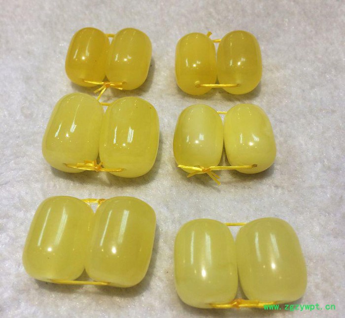 川东琥珀蜜蜡桶珠无优化蜜蜡原石桶珠 配珠图2