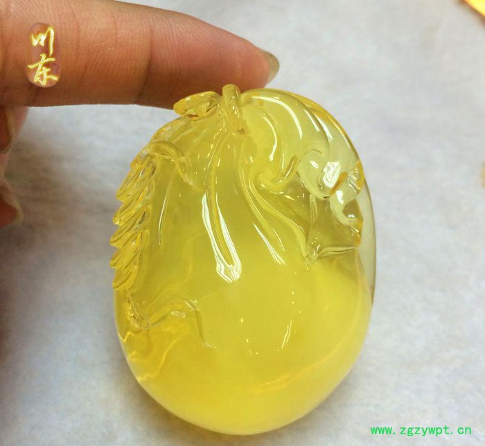 川东直销**琥珀蜜蜡吊坠 无优化蜜蜡原石雕刻挂件图2