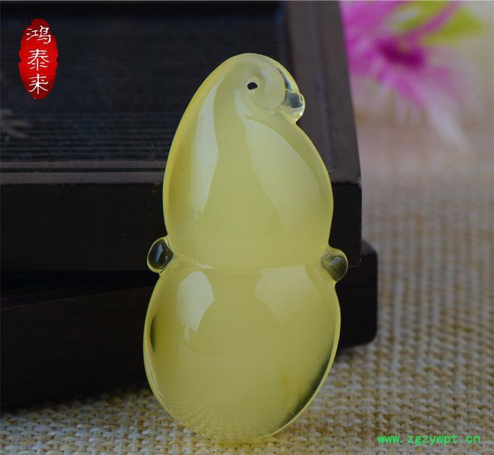 精工雕刻琥珀蜜蜡新品 佛像雕刻件 蜜蜡坠子 假一赔十图3