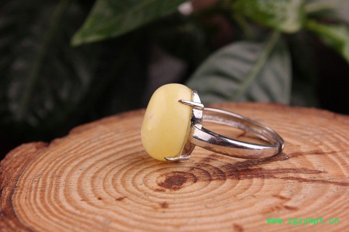 成都蜜蜡_蜜蜡戒指_成都蜜蜡琥珀工厂图4