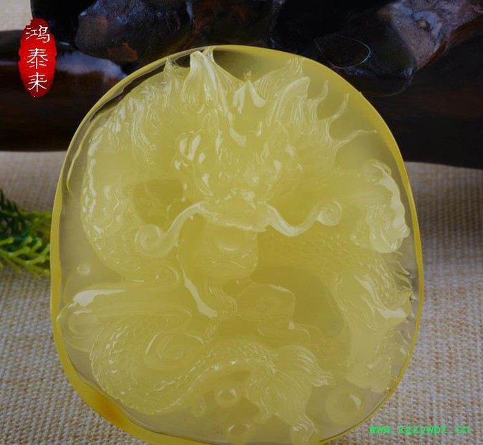 蜜蜡鸡油黄人物雕刻件 防辐射琥珀蜜蜡挂件 深圳大型琥珀图3