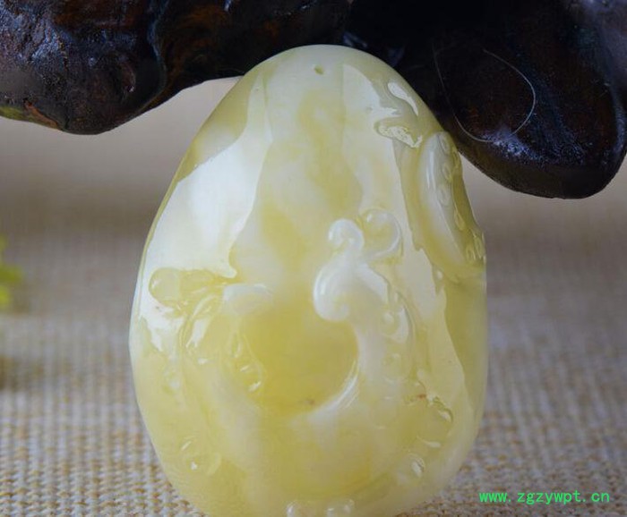 高品质蜜蜡吊坠 凤凰如意雕刻件14.6g工厂直销 鸿泰来琥珀图3