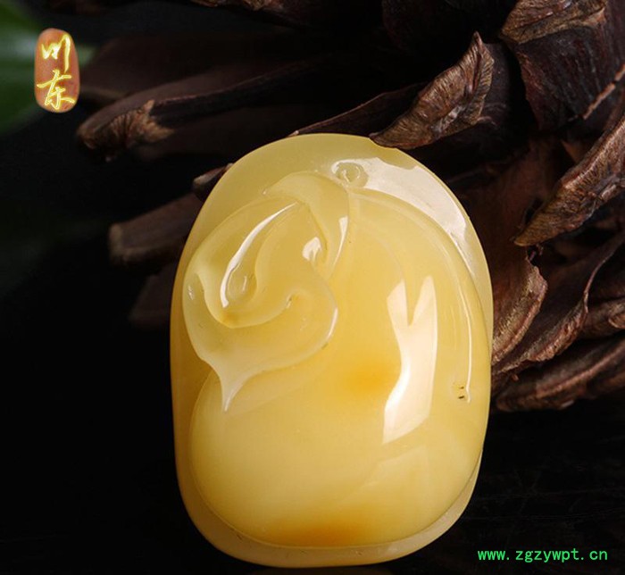 川东珠宝 **无优化鸡油黄蜜蜡吊坠琥珀蜜蜡原石雕刻鱼挂件2图2