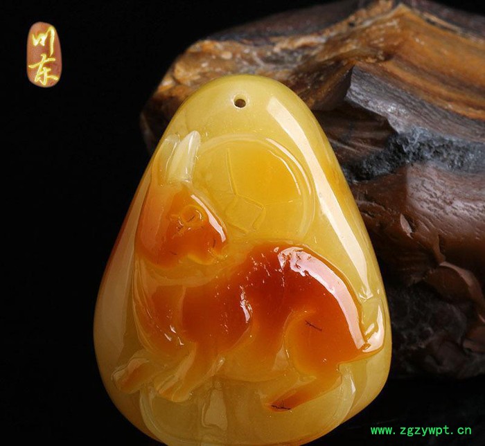 直销天然蜜蜡吊坠 无优化琥珀蜜蜡雕刻件 蜜蜡原矿吊坠82-9