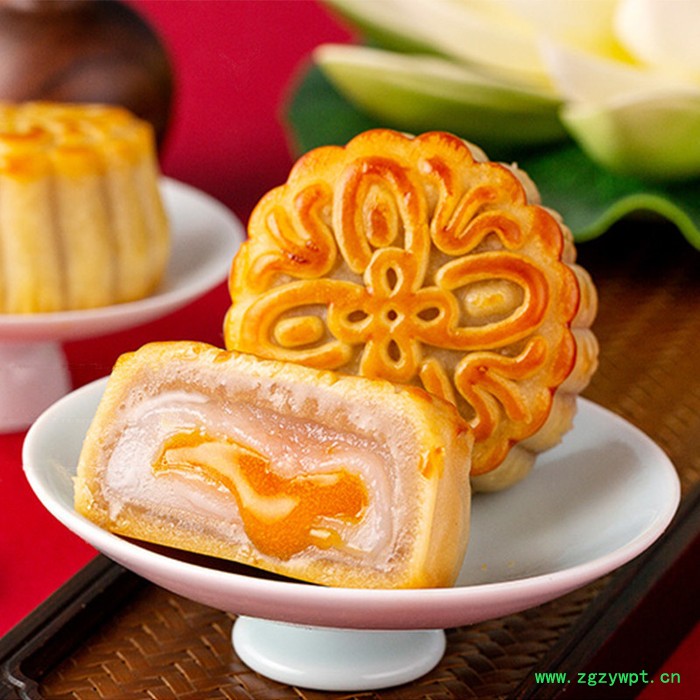 奶黄广式月饼、黑松露蛋黄广式月饼、藤椒牛肉广式月饼、莲蓉麻薯流心广式月饼、鲍鱼麻薯流心广式月饼、香芋麻薯流心广式月饼图4