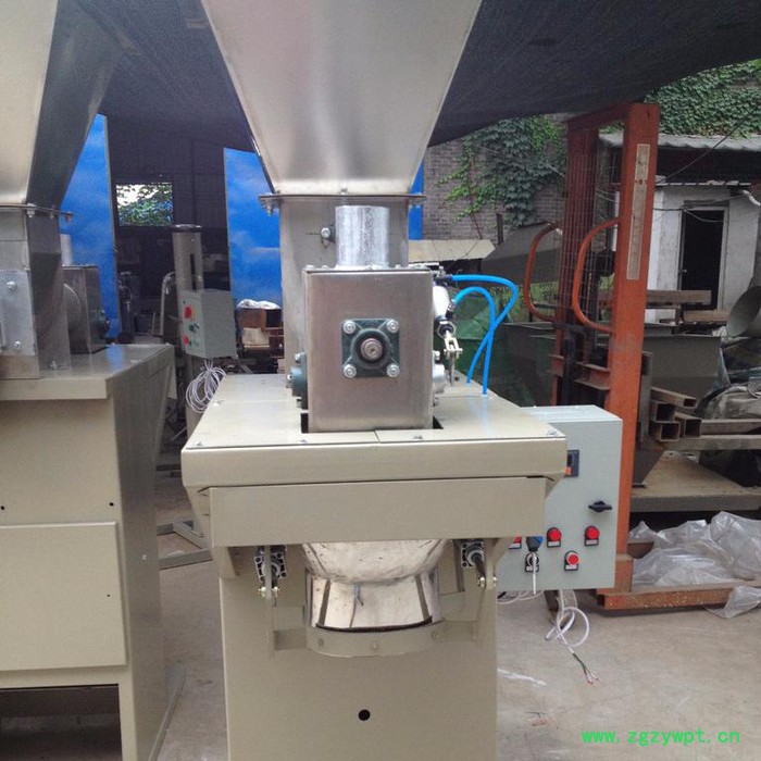 郑州粉末包装机 石膏粉自动包装机 化工粉剂自动包装秤图3