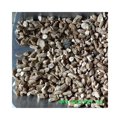 板蓝根，板蓝根片， 中小条切，过筛子选片 产地 河南省