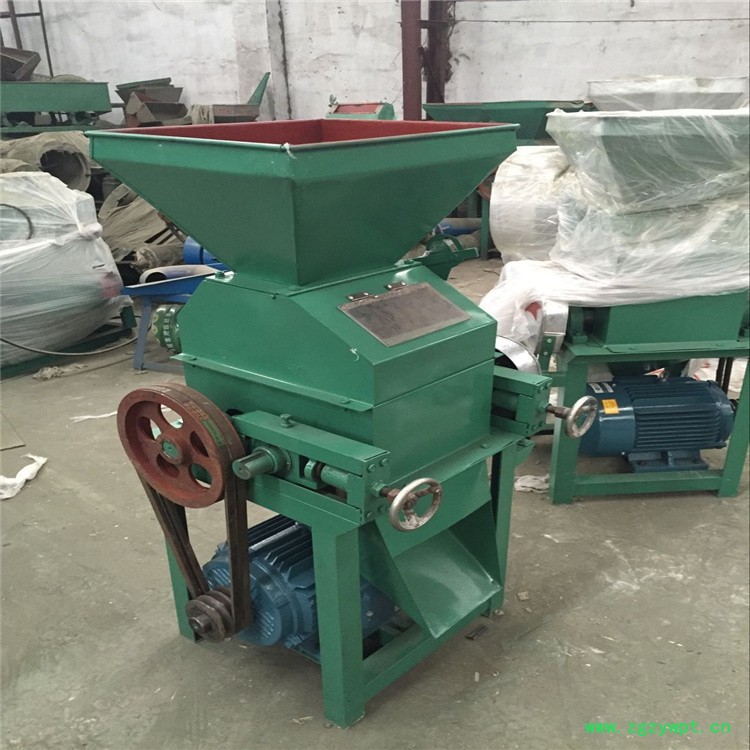 泉州尿素超微粉碎机大型尿素粉碎机临沂鲁义