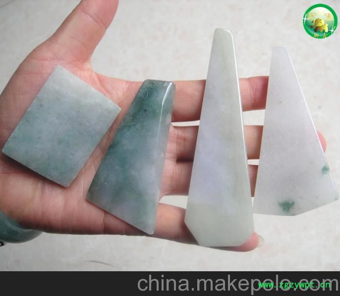 腾冲琼玉翡翠上新品，缅甸玉石飘花刮痧板，保健品，排毒养颜驱寒图3