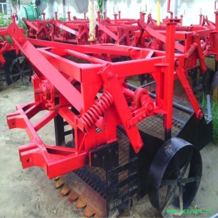 药材收获机价格   黄芪药材起挖机 参药材挖掘机报价   中药材收获挖掘机图片图3