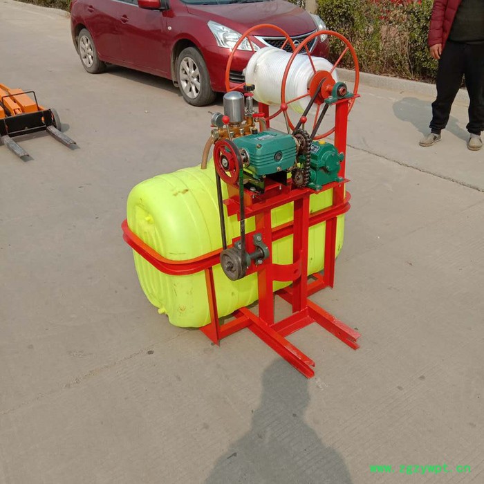 多功能拖拉机打药机 农用拖拉机打药机 中药田拖拉机打药机图7