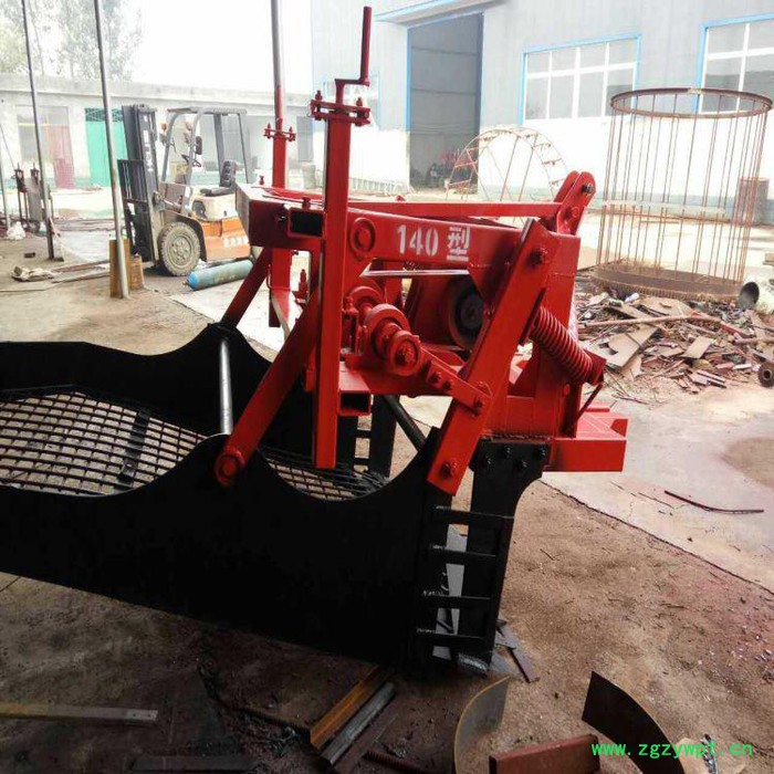 盐城贝母药材挖掘机销售热线  中药材收获机 大链条药材收获机厂家图7