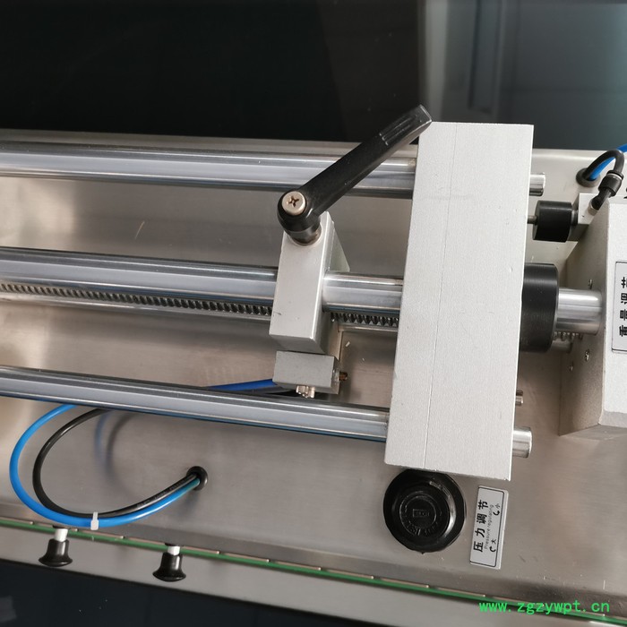 远杨机械 液体肥料灌装机 水溶肥灌装机 定量液体灌装机图4