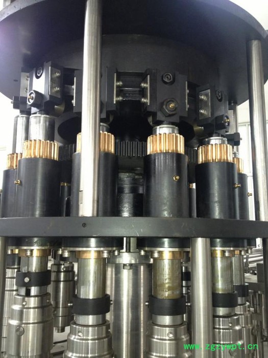 全自动液体灌装机  灌装生产设备   三合一灌装机图6