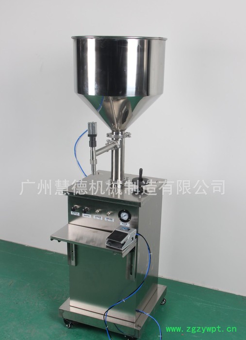 新品推荐 小型液体灌装机 半自动液体灌装机 立式带斗灌装机图3