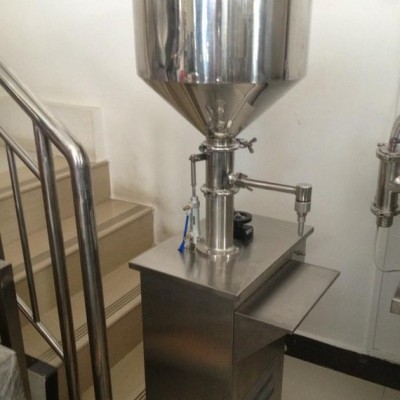 膏体灌装机半自动灌装机流体半流体灌装机饮料牛奶果酱饮料灌装机