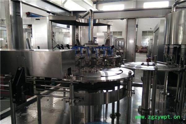 小瓶水三合一灌装机 小瓶水生产设备 瓶装液体灌装设备 饮料机械图3