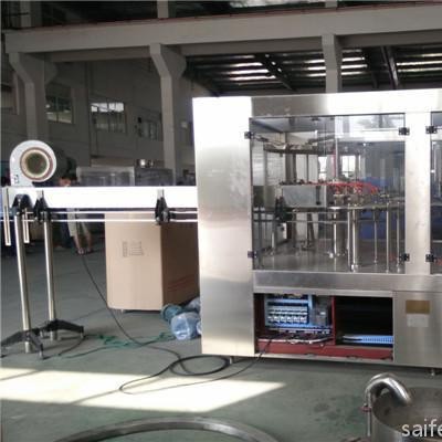 帅飞瓶装水灌装机 瓶装纯净水生产线 全自动液体灌装机