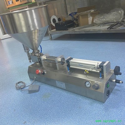 定量膏体罐装机小型液体灌装机