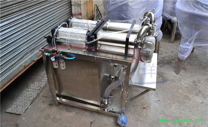 新型气动1-3L袋子灌装机,液体膏体半自动圆筒袋装灌装设备图3