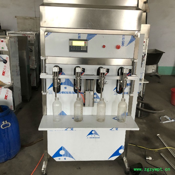 郑州玻璃水防冻液灌装机 厂家四头1-5升全自动液体灌装机河南批发图2